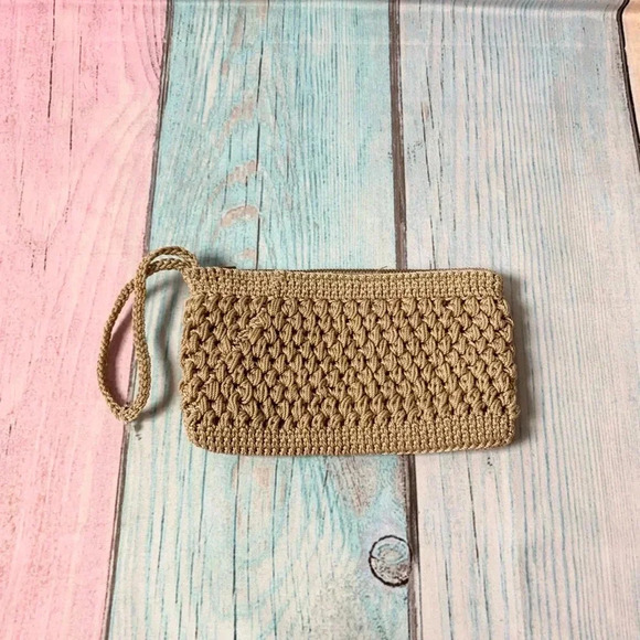 Small wristlet purse/wallet - Picture 1 of 3